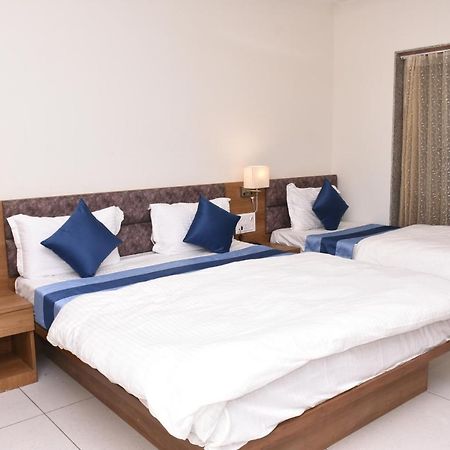 Hotel Golden Palace & Rooms Hālol Dış mekan fotoğraf