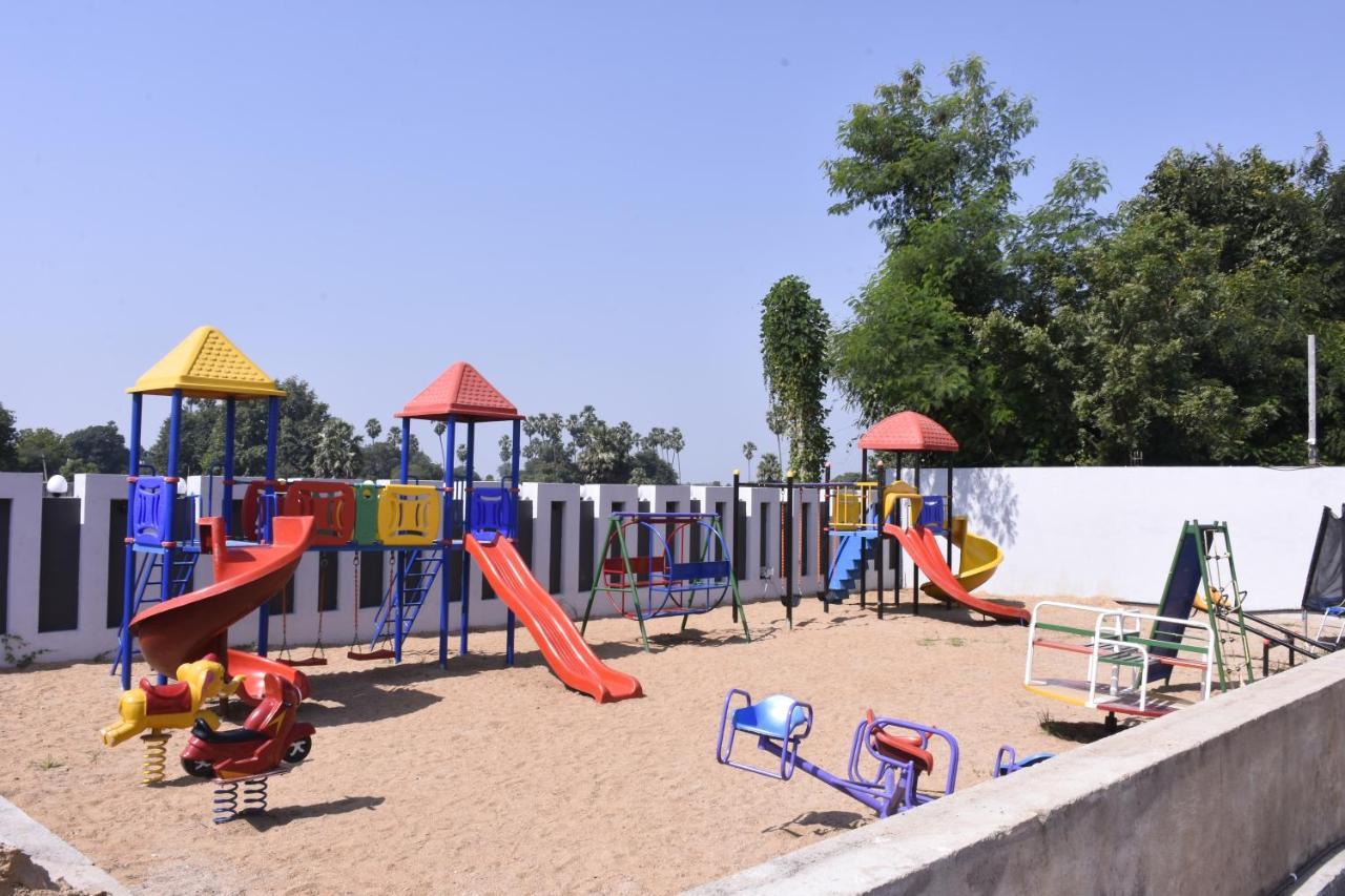 Hotel Golden Palace & Rooms Hālol Dış mekan fotoğraf