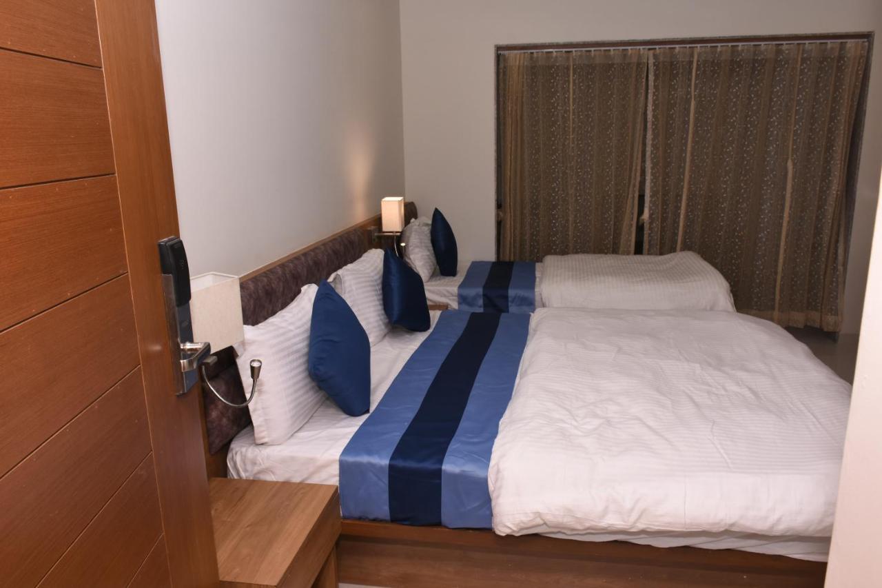 Hotel Golden Palace & Rooms Hālol Dış mekan fotoğraf