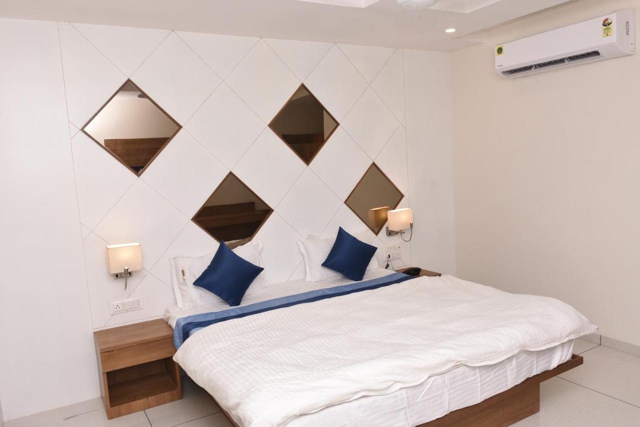 Hotel Golden Palace & Rooms Hālol Dış mekan fotoğraf
